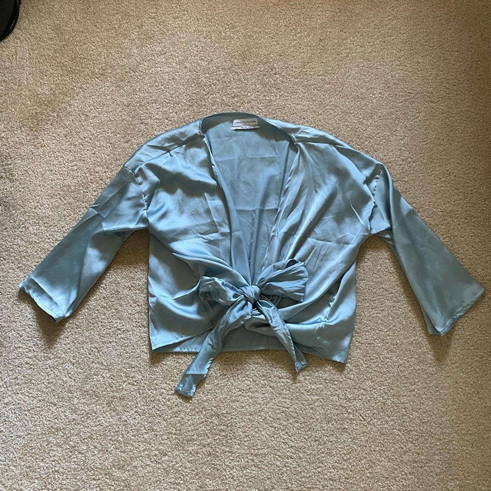 Urban Outfitters || crop tie top